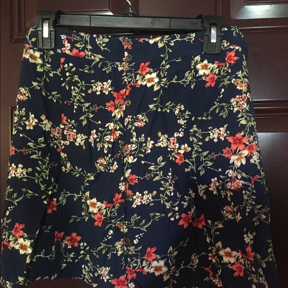 NWOT Xhilaration navy floral mini skirt size L